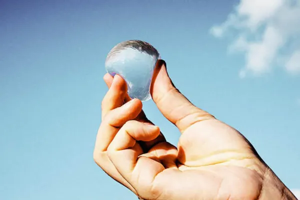 Ooho bolla d'acqua commestibile