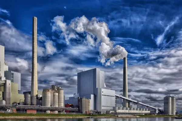 Immagine di un distretto industriale in funzione